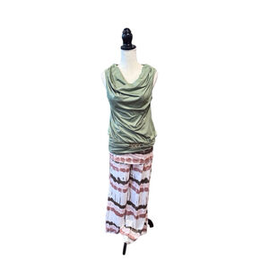Women's Unbranded soft flows Top and Pants Set Size l Green and Brown